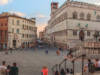 Perugia sopra il tempo Piazza IV Novembre a Perugia con Palazzo dei Priori e Fontana Maggiore.