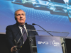 Da Marchionne a BYD, Altavilla racconta il sorpasso cinese Alfredo Altavilla al podio durante un evento ANFIA dedicato al settore automotive.